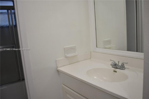 Купить кондоминиум в Корал-Спрингс, Флорида 2 спальни, 92.9м2, № 2013339 - фото 11