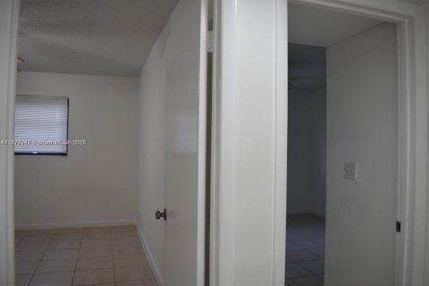 Купить кондоминиум в Корал-Спрингс, Флорида 2 спальни, 92.9м2, № 2013339 - фото 13