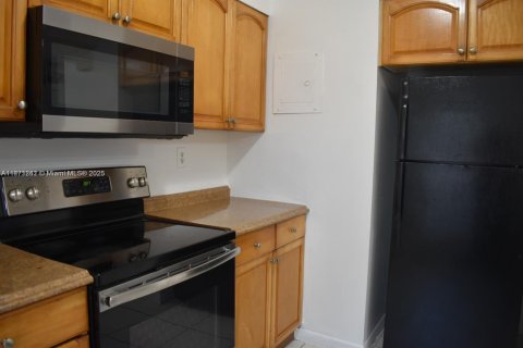 Купить кондоминиум в Корал-Спрингс, Флорида 2 спальни, 92.9м2, № 2013339 - фото 6