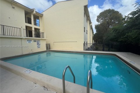 Купить кондоминиум в Корал-Спрингс, Флорида 2 спальни, 92.9м2, № 2013339 - фото 24