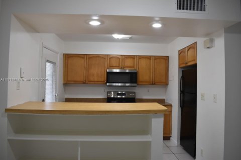 Купить кондоминиум в Корал-Спрингс, Флорида 2 спальни, 92.9м2, № 2013339 - фото 3