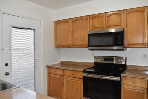 Купить кондоминиум в Корал-Спрингс, Флорида 2 спальни, 92.9м2, № 2013339 - фото 5