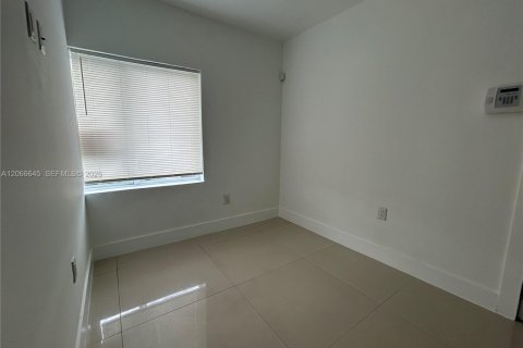 Appartement à louer à Miami, Floride: 2 chambres, 63.17 m2 № 2286785 - photo 9