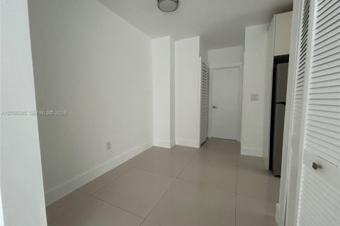 Appartement à louer à Miami, Floride: 2 chambres, 63.17 m2 № 2286785 - photo 5