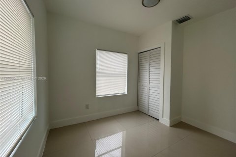 Appartement à louer à Miami, Floride: 2 chambres, 63.17 m2 № 2286785 - photo 12