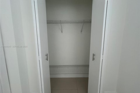 Appartement à louer à Miami, Floride: 2 chambres, 63.17 m2 № 2286785 - photo 14