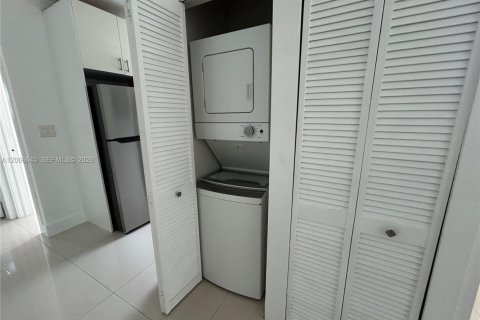 Appartement à louer à Miami, Floride: 2 chambres, 63.17 m2 № 2286785 - photo 8