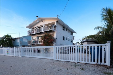 Propiedad comercial en venta en Marathon, Florida, 208.47 m2 № 2088471 - foto 2
