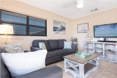 Propiedad comercial en venta en Marathon, Florida, 208.47 m2 № 2088471 - foto 19