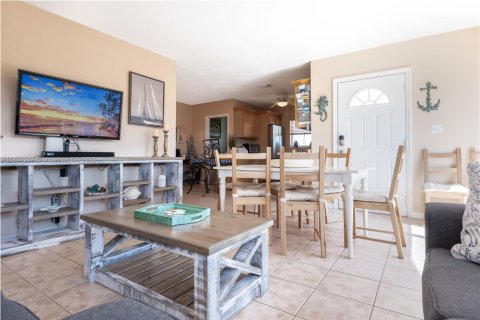 Propiedad comercial en venta en Marathon, Florida, 208.47 m2 № 2088471 - foto 20