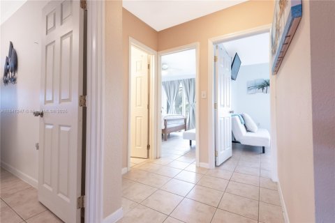 Propiedad comercial en venta en Marathon, Florida, 208.47 m2 № 2088471 - foto 9