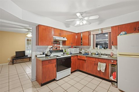 Casa en venta en Orlando, Florida, 4 dormitorios, 129.97 m2 № 2384218 - foto 11