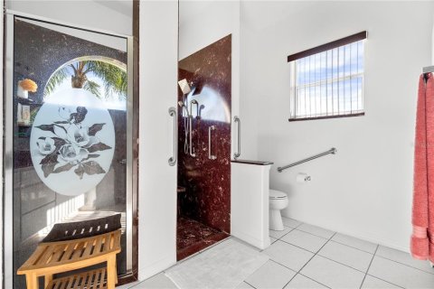 House in Tavares, Florida 4 bedrooms, 291.34 sq.m. № 1795964 - photo 18