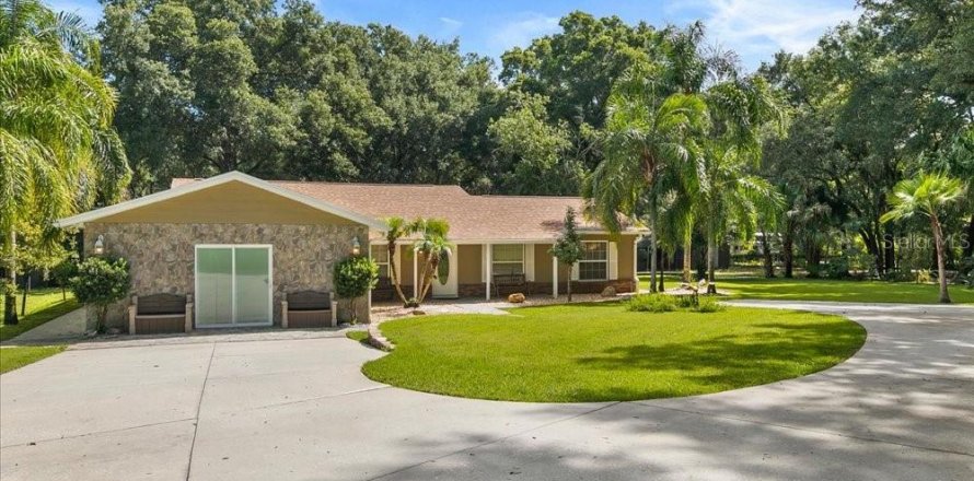 Villa ou maison à Apopka, Floride 4 chambres, 161.84 m2 № 2221077