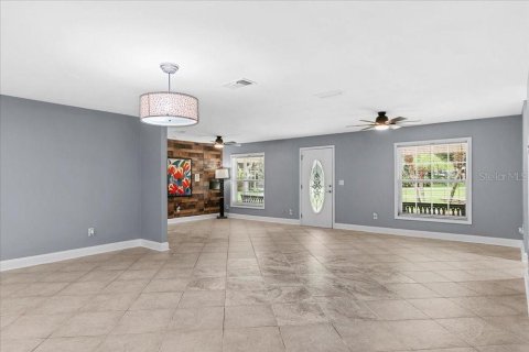 Villa ou maison à vendre à Apopka, Floride: 4 chambres, 161.84 m2 № 2221077 - photo 13
