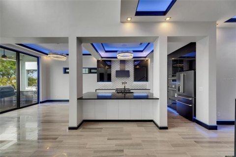 Casa en venta en Apollo Beach, Florida, 5 dormitorios, 246.56 m2 № 1773829 - foto 5