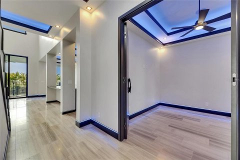 Casa en venta en Apollo Beach, Florida, 5 dormitorios, 246.56 m2 № 1773829 - foto 18