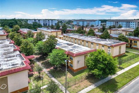 Снять в аренду кондоминиум в Орландо, Флорида 6 комнат, 65.03м2, № 1879300 - фото 2