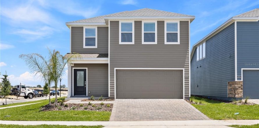 House in Clermont, Florida 5 bedrooms, 241.64 sq.m. № 2092129