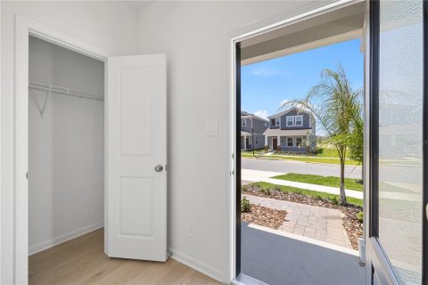 House in Clermont, Florida 5 bedrooms, 241.64 sq.m. № 2092129 - photo 5