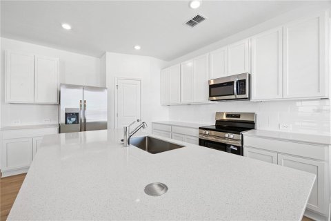 House in Clermont, Florida 5 bedrooms, 241.64 sq.m. № 2092129 - photo 16