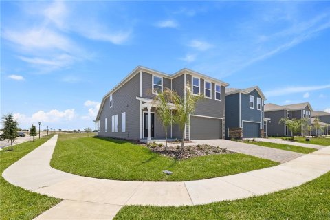 House in Clermont, Florida 5 bedrooms, 241.64 sq.m. № 2092129 - photo 2