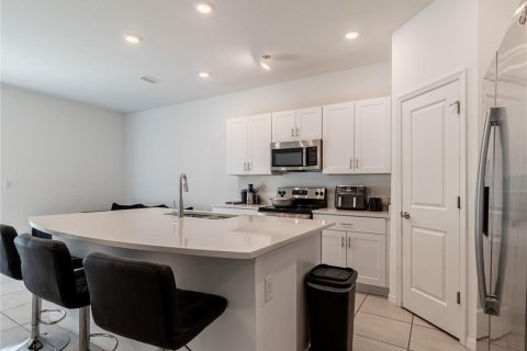 Touwnhouse à vendre à Davenport, Floride: 3 chambres, 130.71 m2 № 2407068 - photo 7