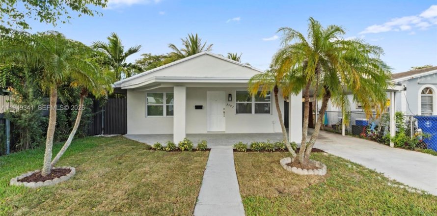 Дом в Майами, Флорида 2 спальни, 118.36м2 № 2005504