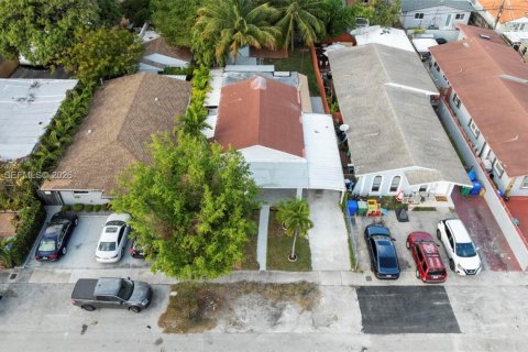 Снять в аренду виллу или дом в Майами, Флорида 2 спальни, 118.36м2, № 2005504 - фото 27