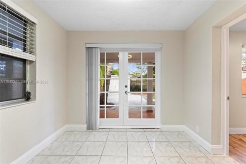 Снять в аренду виллу или дом в Майами, Флорида 2 спальни, 118.36м2, № 2005504 - фото 15