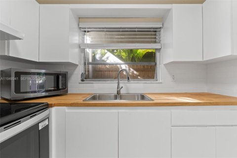 Снять в аренду виллу или дом в Майами, Флорида 2 спальни, 118.36м2, № 2005504 - фото 11