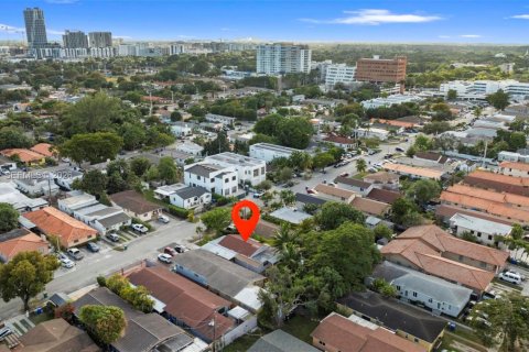 Снять в аренду виллу или дом в Майами, Флорида 2 спальни, 118.36м2, № 2005504 - фото 26