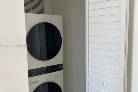 Condominio en alquiler en Miami Beach, Florida, 1 dormitorio, 82.68 m2 № 2050455 - foto 13