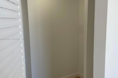 Condominio en alquiler en Miami Beach, Florida, 1 dormitorio, 82.68 m2 № 2050455 - foto 5