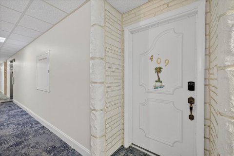 Купить кондоминиум в Беллеэйр Блафс, Флорида 5 комнат, 97.55м2, № 1912564 - фото 4