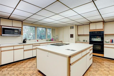 Купить виллу или дом в Хейнс-Сити, Флорида 8 комнат, 603.86м2, № 1535706 - фото 22