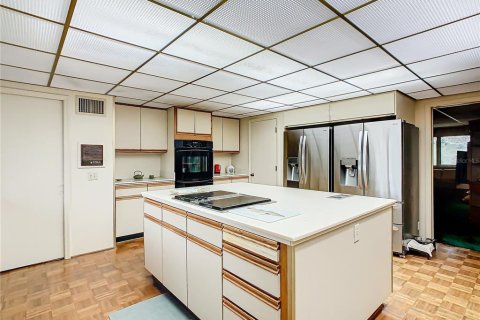 Купить виллу или дом в Хейнс-Сити, Флорида 8 комнат, 603.86м2, № 1535706 - фото 24