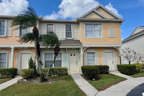 Townhouse in Weston, Florida 2 bedrooms, 103.12 sq.m. № 2042157