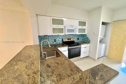 Townhouse in Weston, Florida 2 bedrooms, 103.12 sq.m. № 2042157 - photo 8