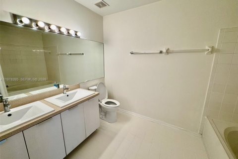 Townhouse in Weston, Florida 2 bedrooms, 103.12 sq.m. № 2042157 - photo 20