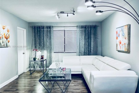 Condo in Hollywood, Florida, 2 bedrooms  № 2001593