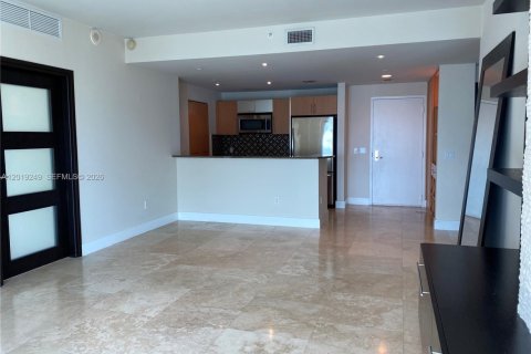 Condo in Miami, Florida, 2 bedrooms № 2251581 - photo 6