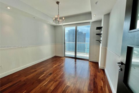 Condo in Miami, Florida, 2 bedrooms № 2251581 - photo 13