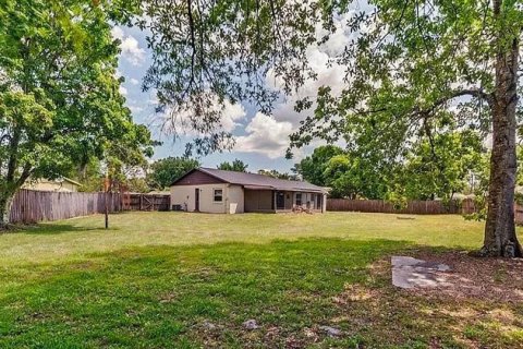 House in Sanford, Florida 3 bedrooms, 98.85 sq.m. № 2157527 - photo 8