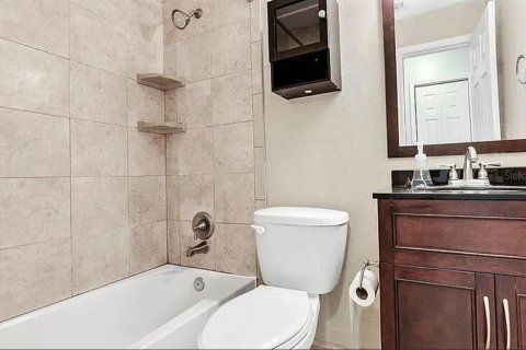 House in Sanford, Florida 3 bedrooms, 98.85 sq.m. № 2157527 - photo 16