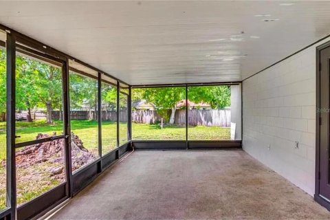 House in Sanford, Florida 3 bedrooms, 98.85 sq.m. № 2157527 - photo 17