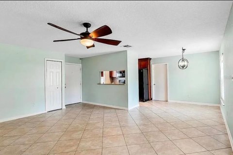House in Sanford, Florida 3 bedrooms, 98.85 sq.m. № 2157527 - photo 11