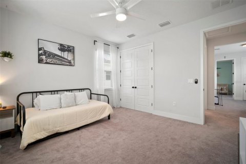 House in Tampa, Florida 3 bedrooms, 180.79 sq.m. № 1662259 - photo 22