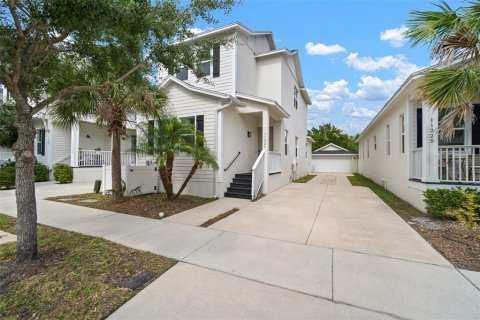 House in Tampa, Florida 3 bedrooms, 180.79 sq.m. № 1662259 - photo 1