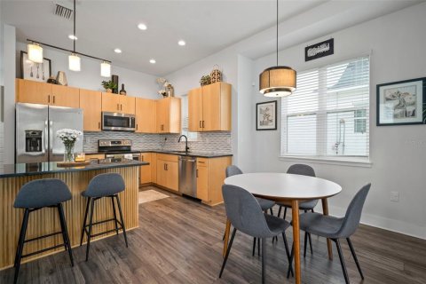 House in Tampa, Florida 3 bedrooms, 180.79 sq.m. № 1662259 - photo 3